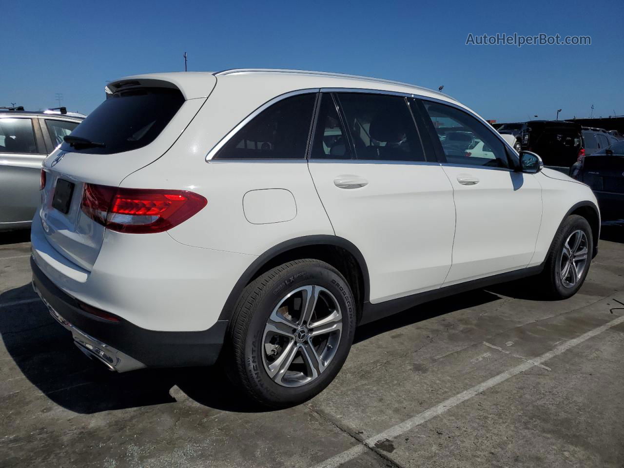 2019 Mercedes-benz Glc 300 White vin: WDC0G4JB8KF590879