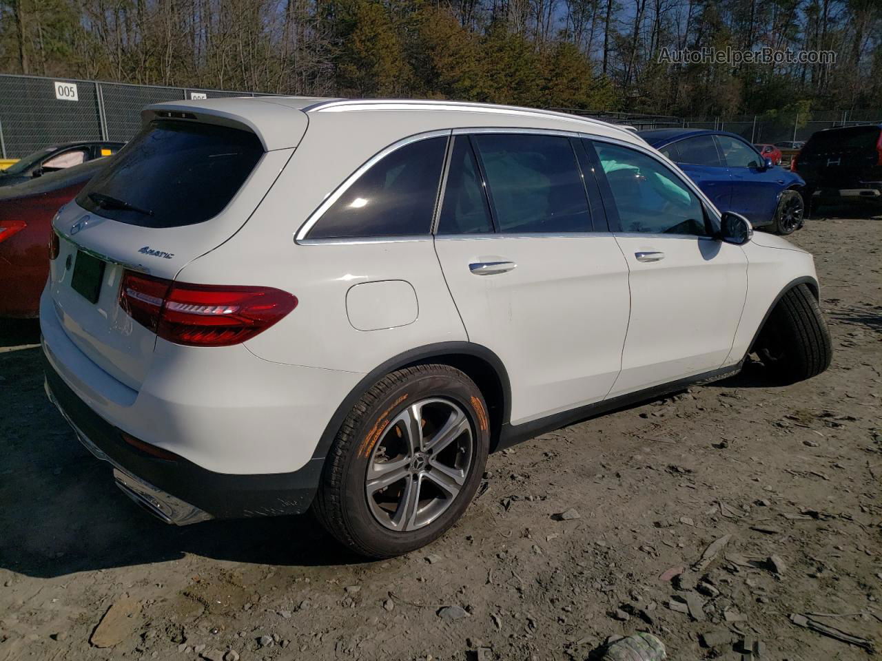 2019 Mercedes-benz Glc 300 4matic White vin: WDC0G4KB1KV195866