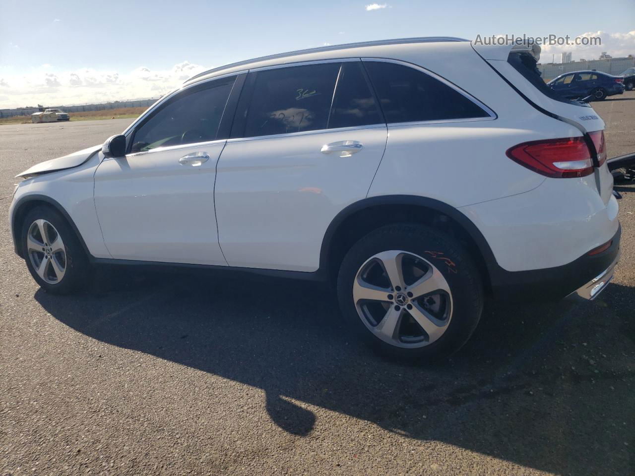 2019 Mercedes-benz Glc 300 4matic White vin: WDC0G4KB5KV187544