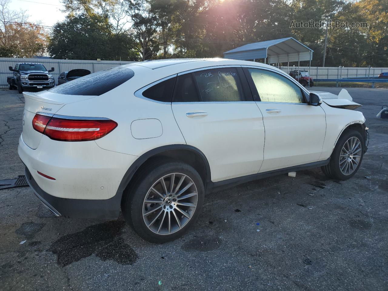 2019 Mercedes-benz Glc Coupe 300 4matic White vin: WDC0J4KB4KF558348