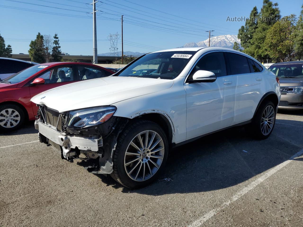 2019 Mercedes-benz Glc Coupe 300 4matic White vin: WDC0J4KBXKF516668