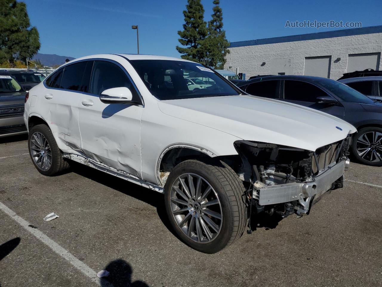 2019 Mercedes-benz Glc Coupe 300 4matic White vin: WDC0J4KBXKF516668