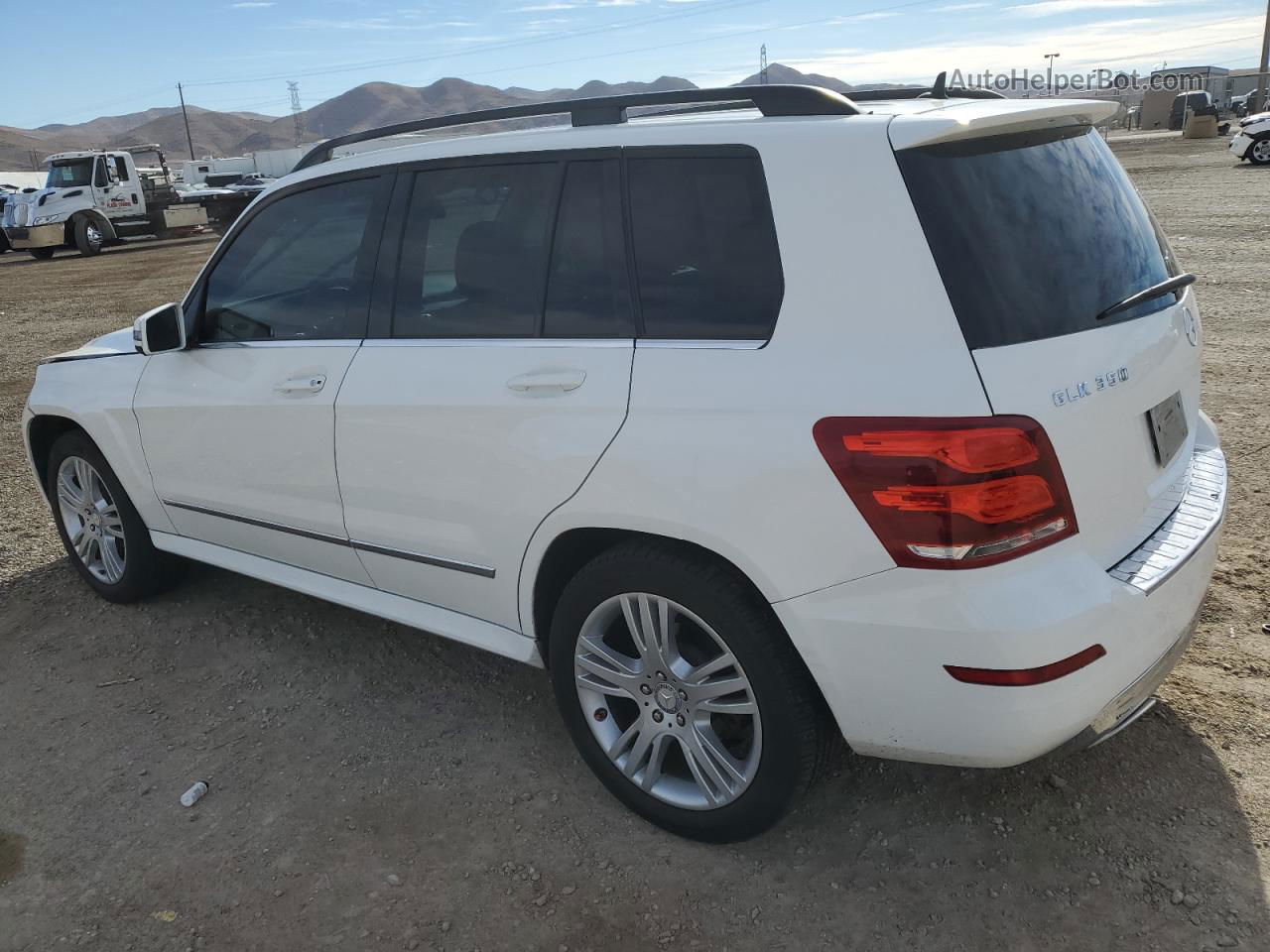 2013 Mercedes-benz Glk 350 White vin: WDCGG5HB1DG132334