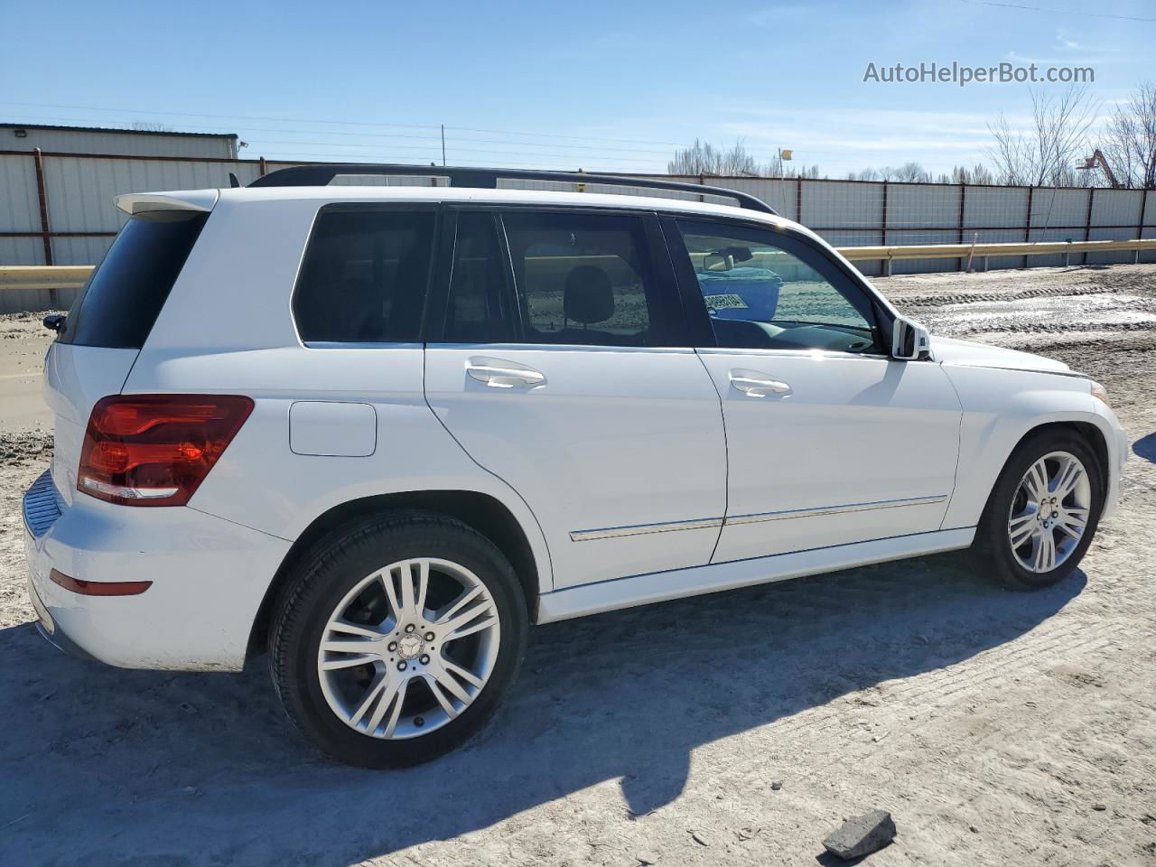 2013 Mercedes-benz Glk 350 White vin: WDCGG5HB3DG077188