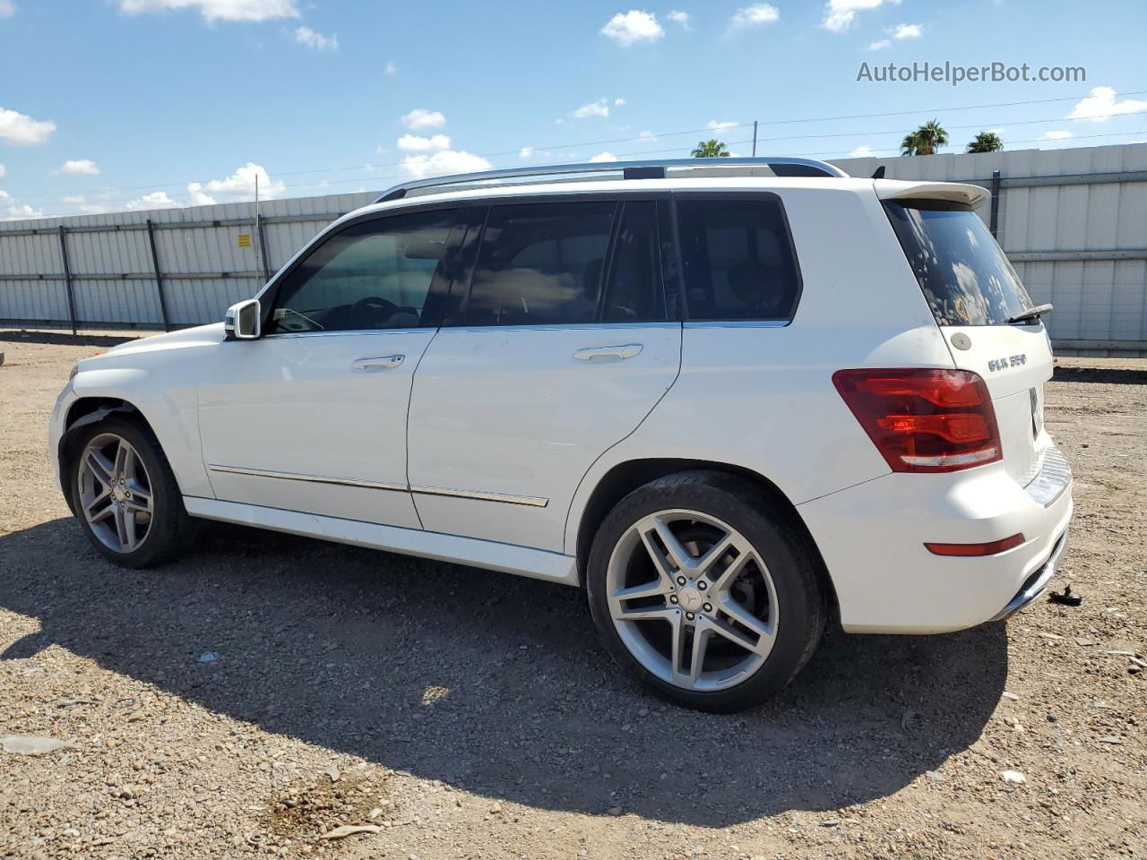 2013 Mercedes-benz Glk 350 White vin: WDCGG5HB9DG064350