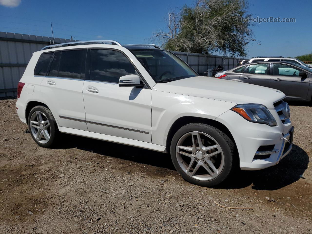 2013 Mercedes-benz Glk 350 White vin: WDCGG5HB9DG064350