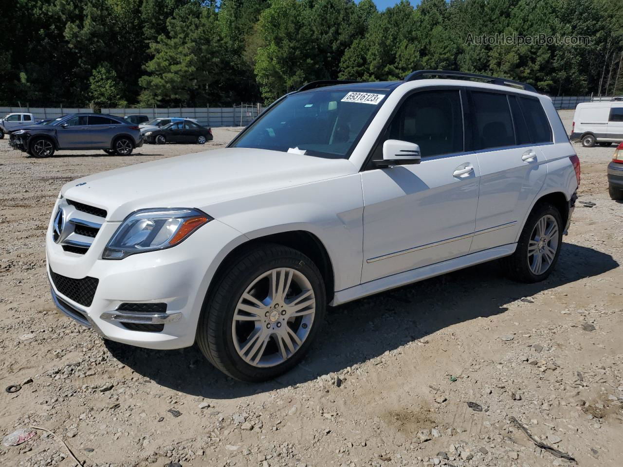 2013 Mercedes-benz Glk 350 White vin: WDCGG5HB9DG069645