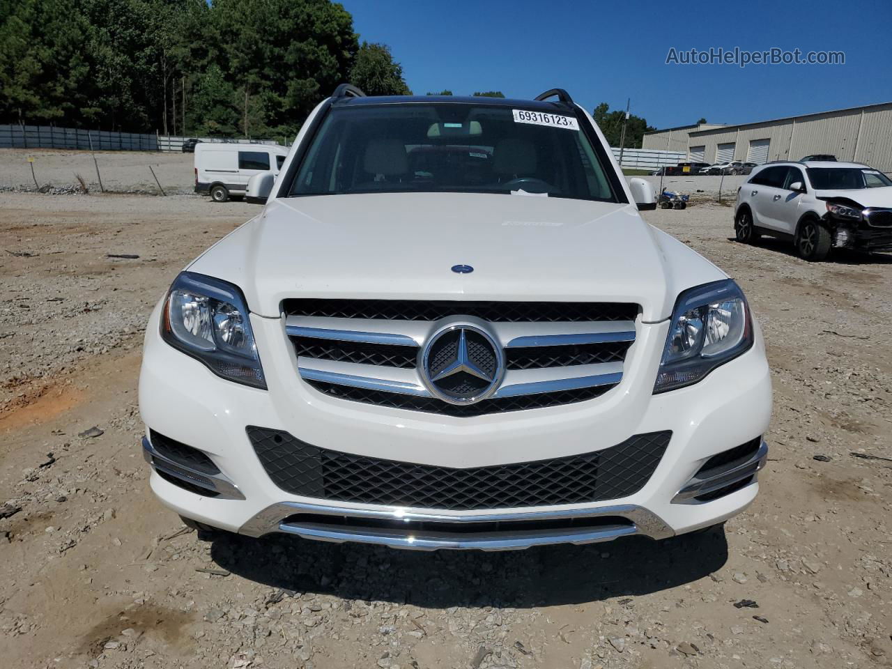 2013 Mercedes-benz Glk 350 White vin: WDCGG5HB9DG069645