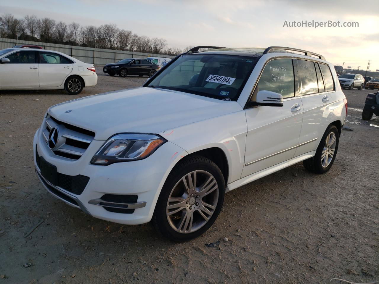 2013 Mercedes-benz Glk 350 White vin: WDCGG5HBXDG055186