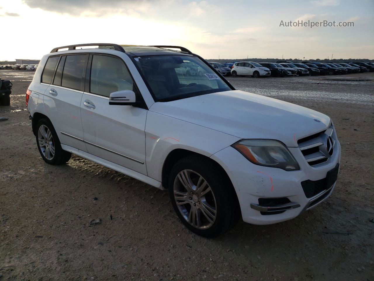 2013 Mercedes-benz Glk 350 White vin: WDCGG5HBXDG055186