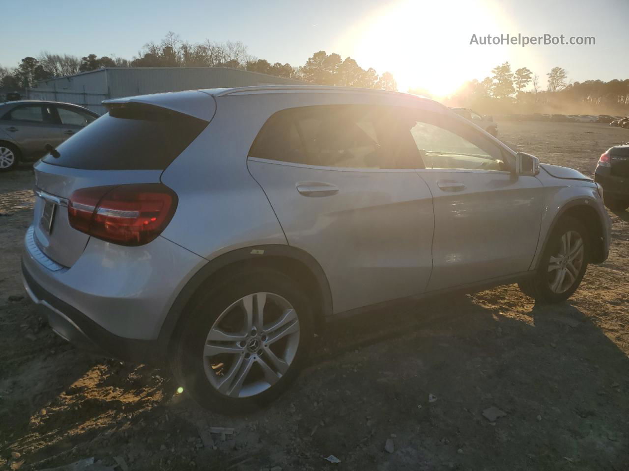 2019 Mercedes-benz Gla 250 Silver vin: WDCTG4EB1KU020600