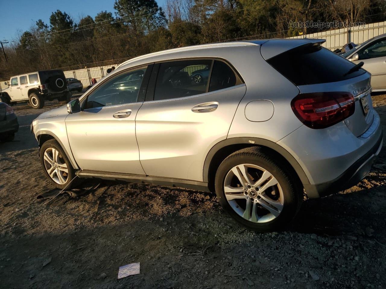 2019 Mercedes-benz Gla 250 Silver vin: WDCTG4EB1KU020600