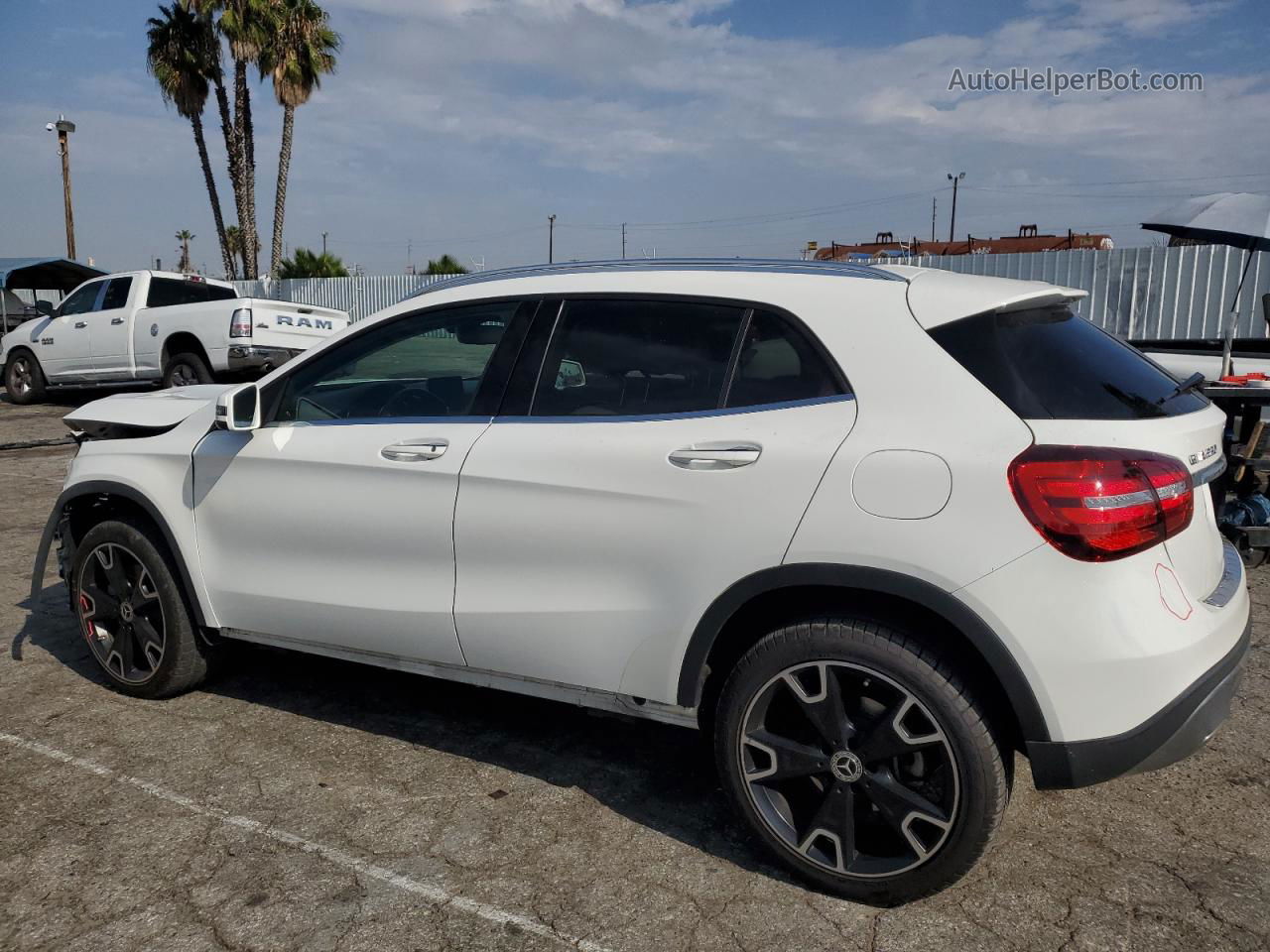 2019 Mercedes-benz Gla 250 White vin: WDCTG4EB4KJ587319