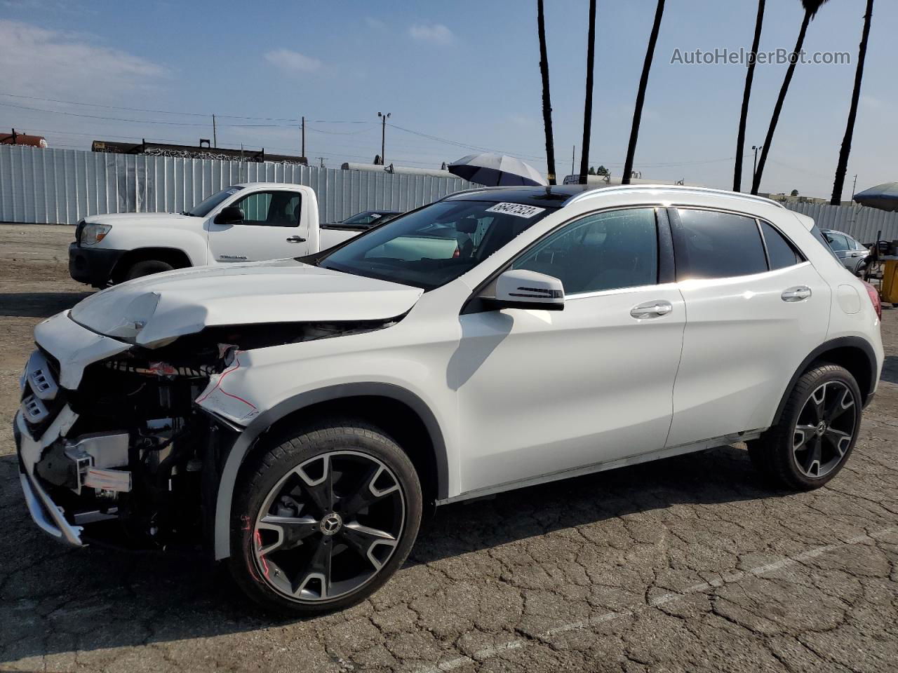 2019 Mercedes-benz Gla 250 White vin: WDCTG4EB4KJ587319