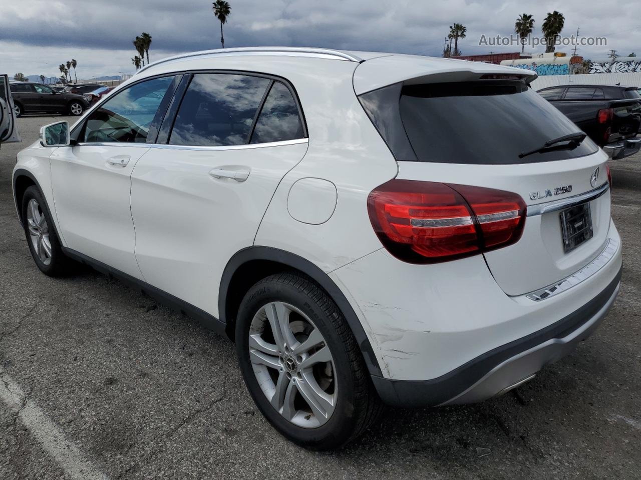 2019 Mercedes-benz Gla 250 White vin: WDCTG4EB4KU003547