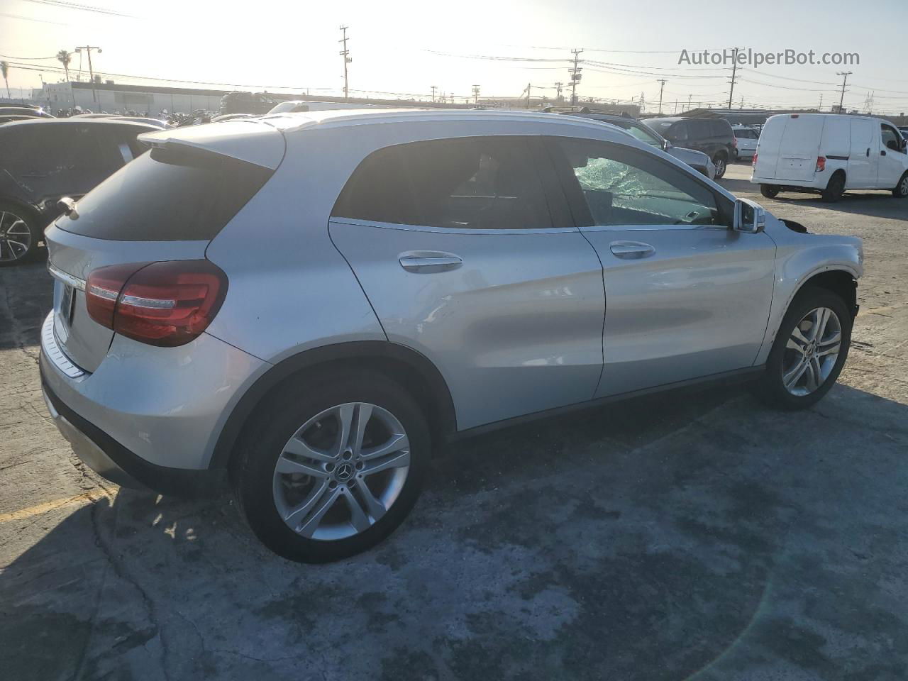 2019 Mercedes-benz Gla 250 Silver vin: WDCTG4EB4KU014046