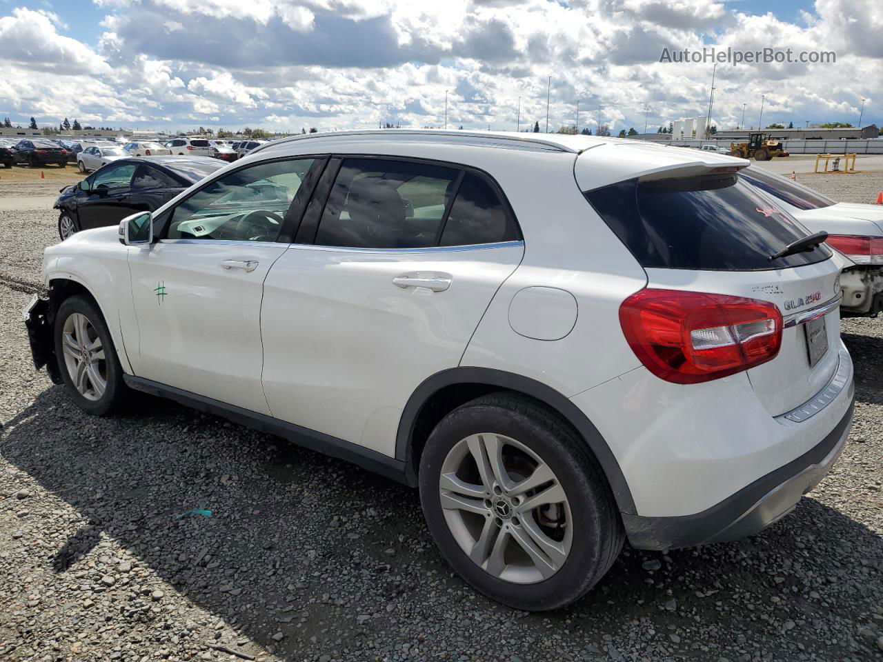 2019 Mercedes-benz Gla 250 White vin: WDCTG4EB5KU014928