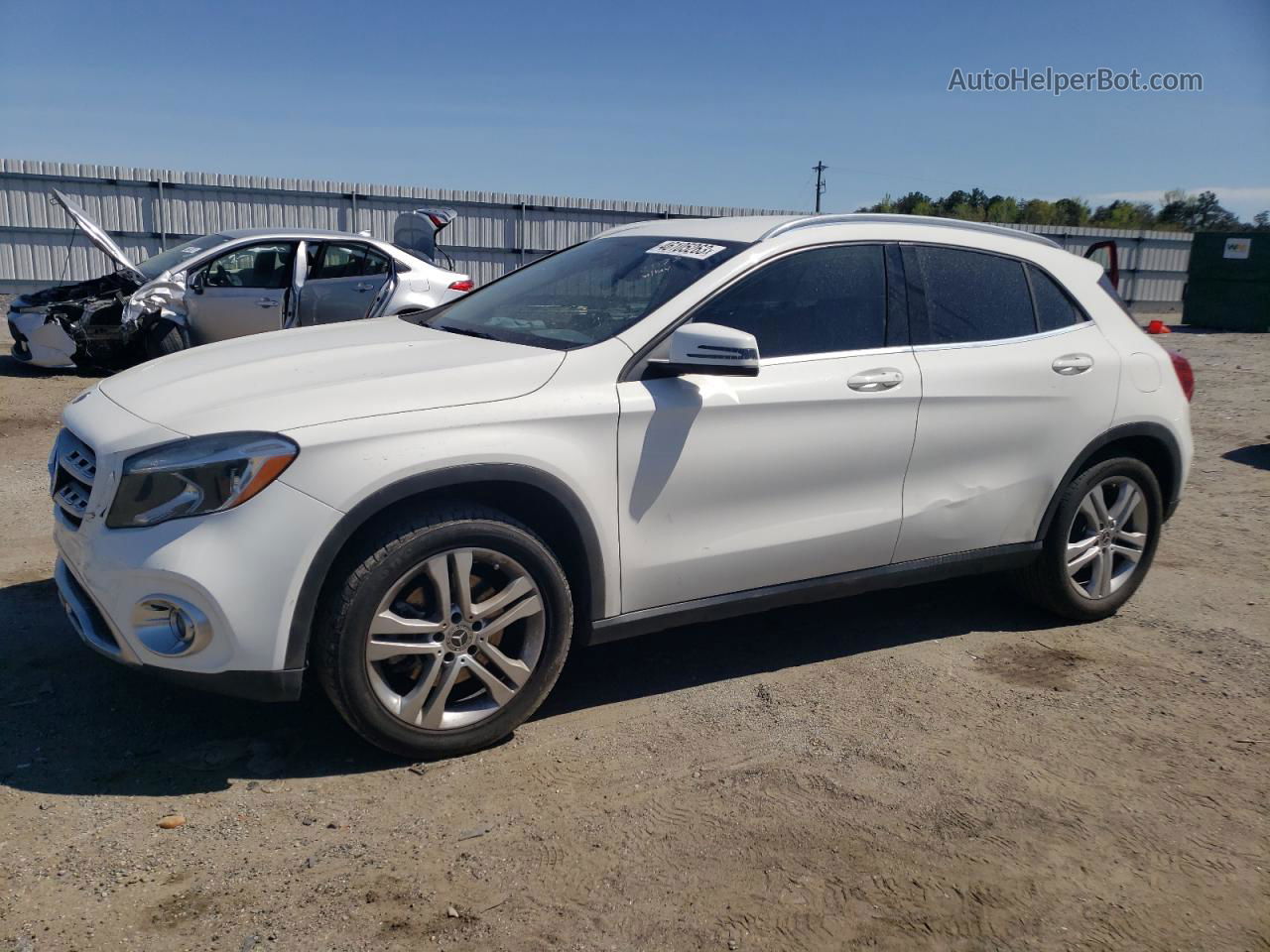 2019 Mercedes-benz Gla 250 White vin: WDCTG4EB7KU008886