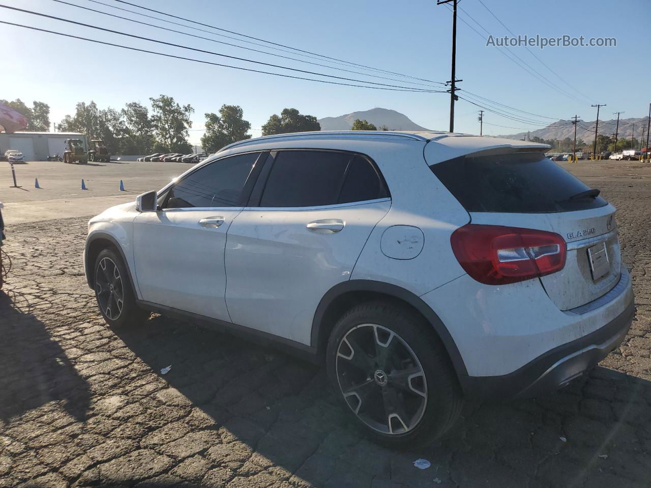 2019 Mercedes-benz Gla 250 White vin: WDCTG4EB9KU006640