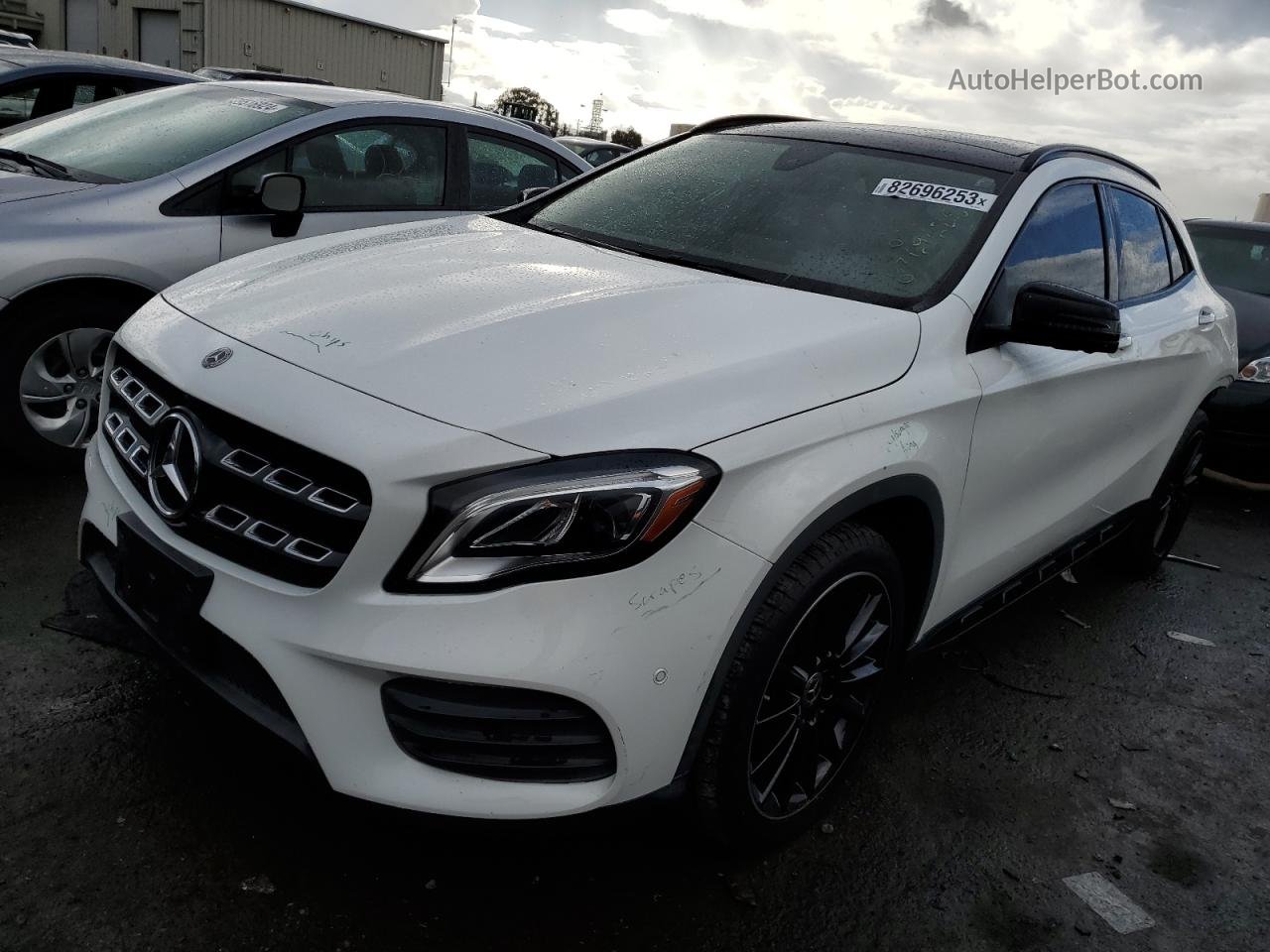 2019 Mercedes-benz Gla 250 White vin: WDCTG4EBXKJ538464