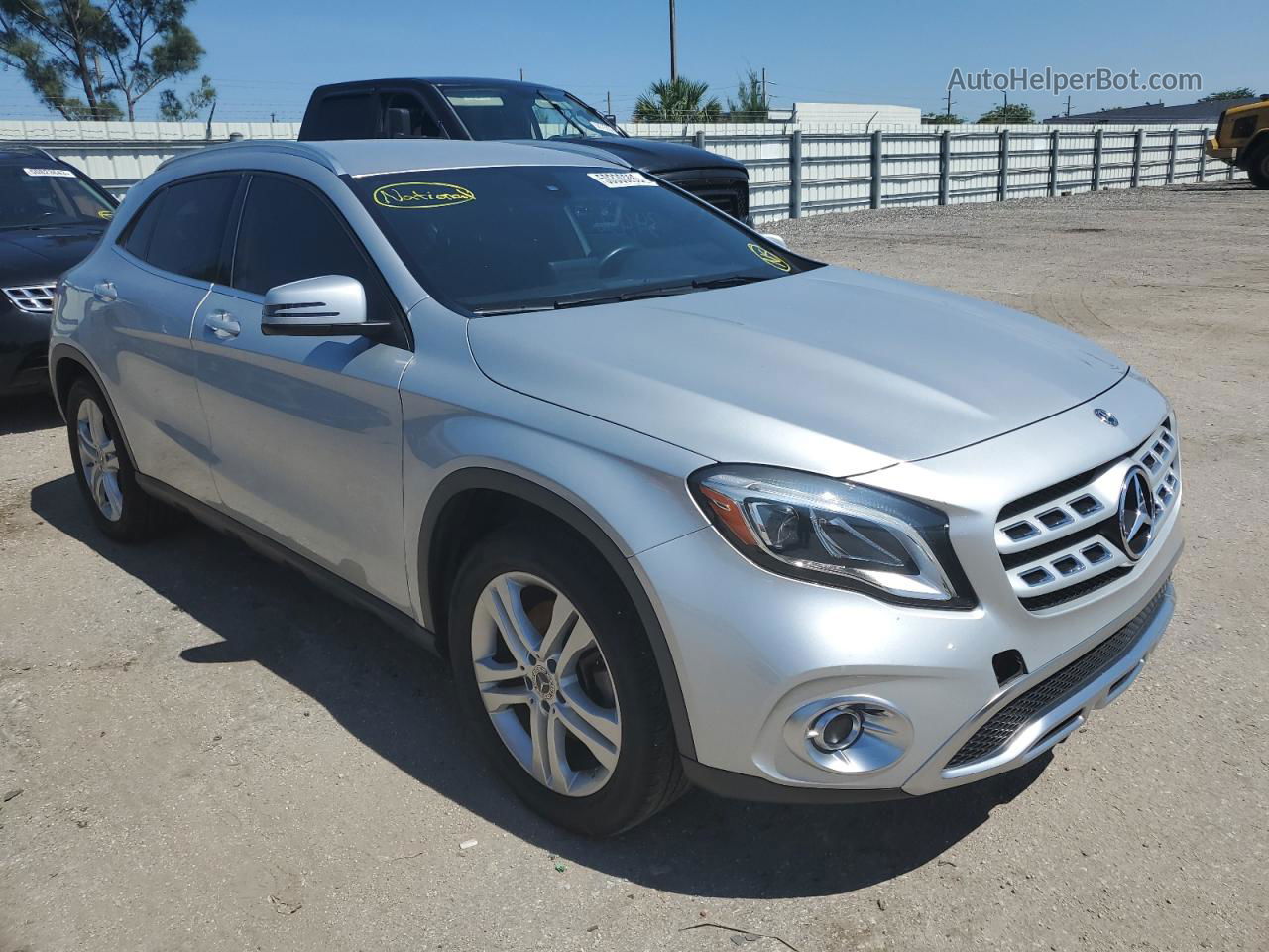 2019 Mercedes-benz Gla 250 Silver vin: WDCTG4EBXKJ572002