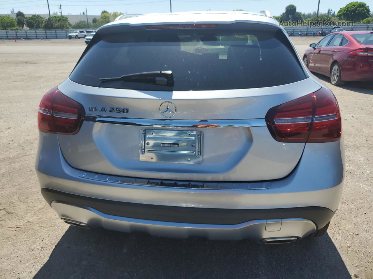 2019 Mercedes-benz Gla 250 Silver vin: WDCTG4EBXKJ572002