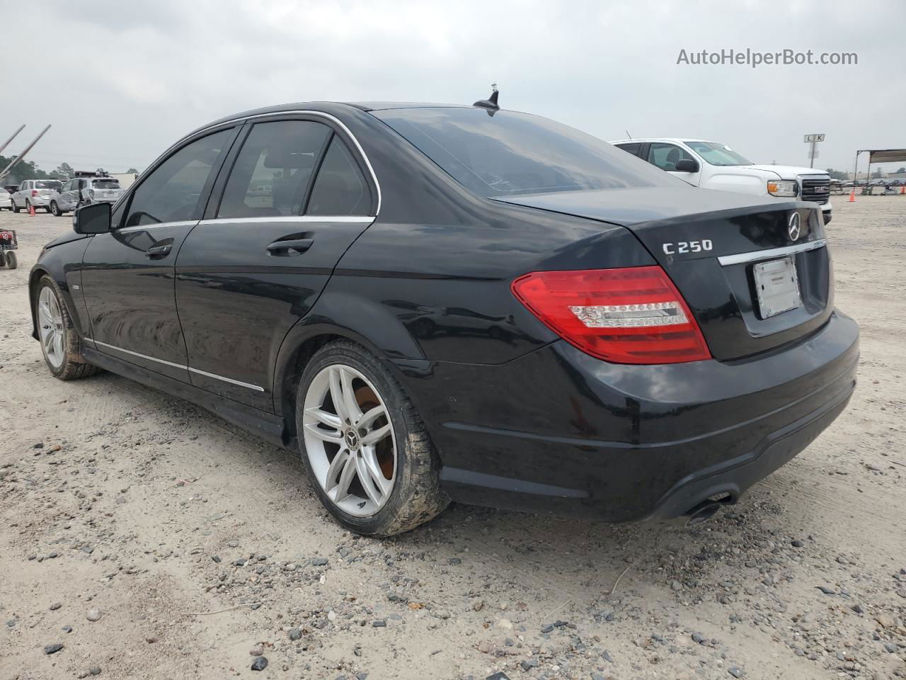 2012 Mercedes-benz C 250 Черный vin: WDDGF4HB0CR200537