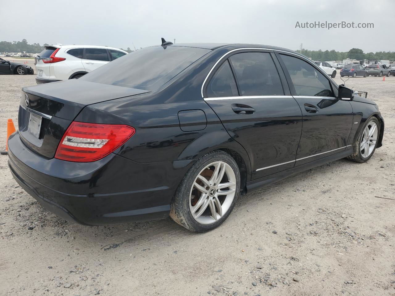 2012 Mercedes-benz C 250 Черный vin: WDDGF4HB0CR200537