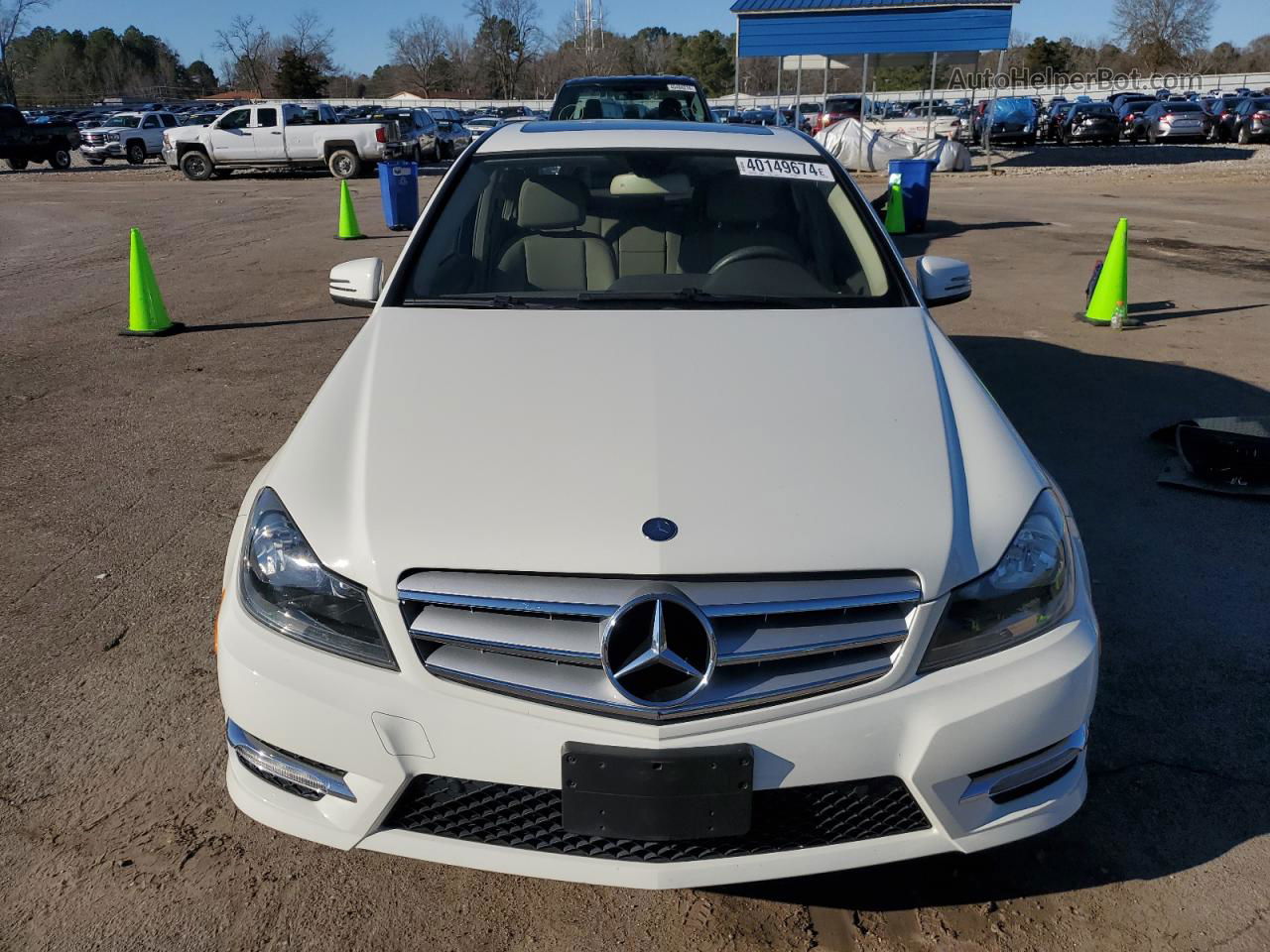 2012 Mercedes-benz C 250 White vin: WDDGF4HB1CA670543