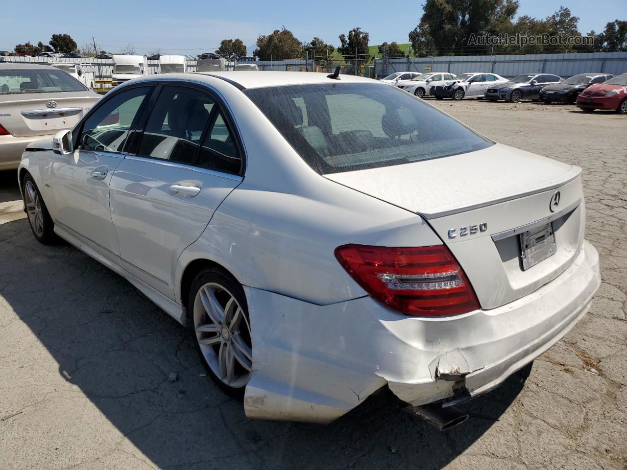 2012 Mercedes-benz C 250 White vin: WDDGF4HB1CA726626