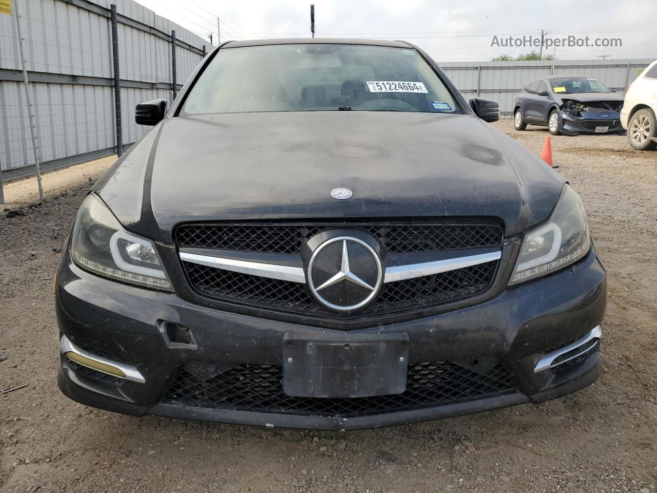 2012 Mercedes-benz C 250 Черный vin: WDDGF4HB1CR208131