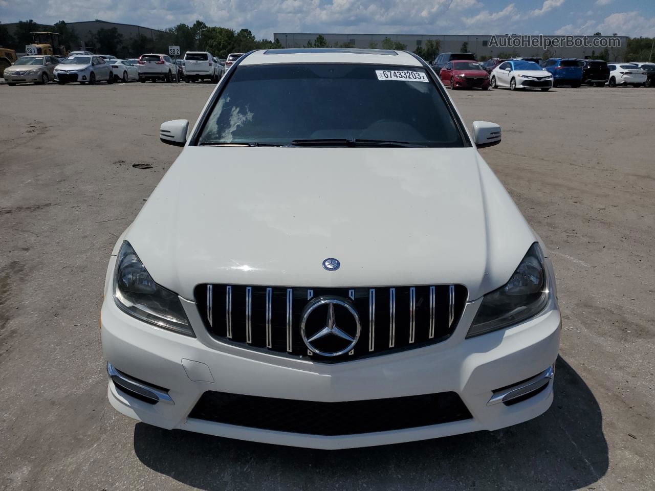 2012 Mercedes-benz C 250 White vin: WDDGF4HB2CA726702