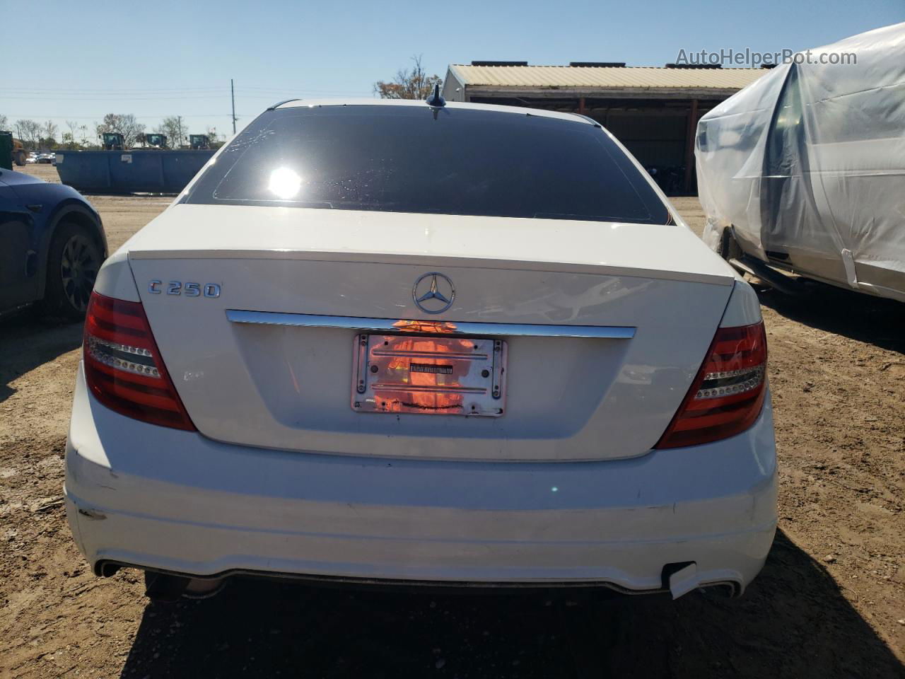 2012 Mercedes-benz C 250 White vin: WDDGF4HB2CR218179