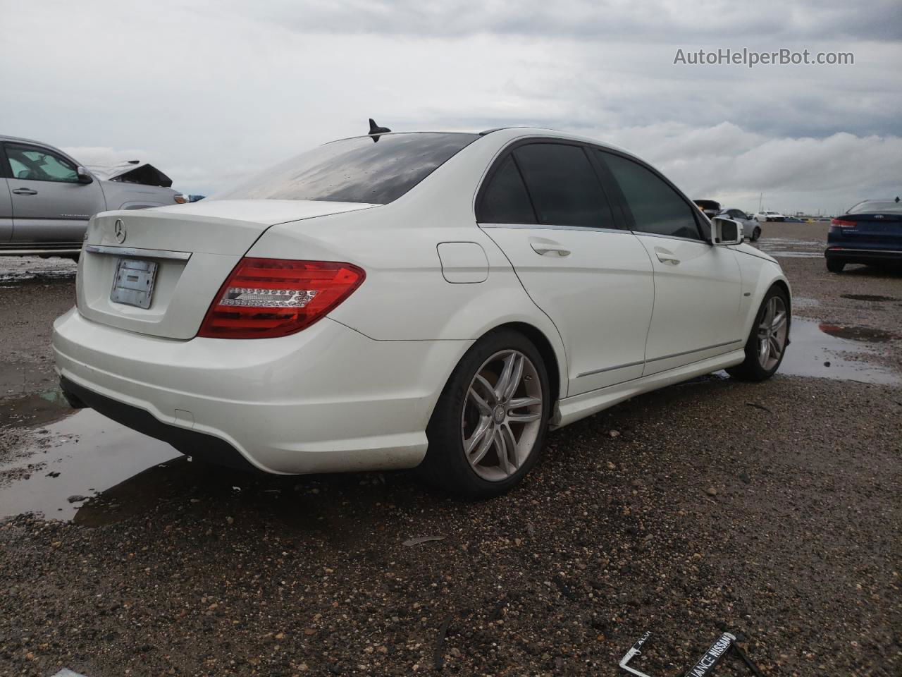 2012 Mercedes-benz C 250 White vin: WDDGF4HB7CA616292