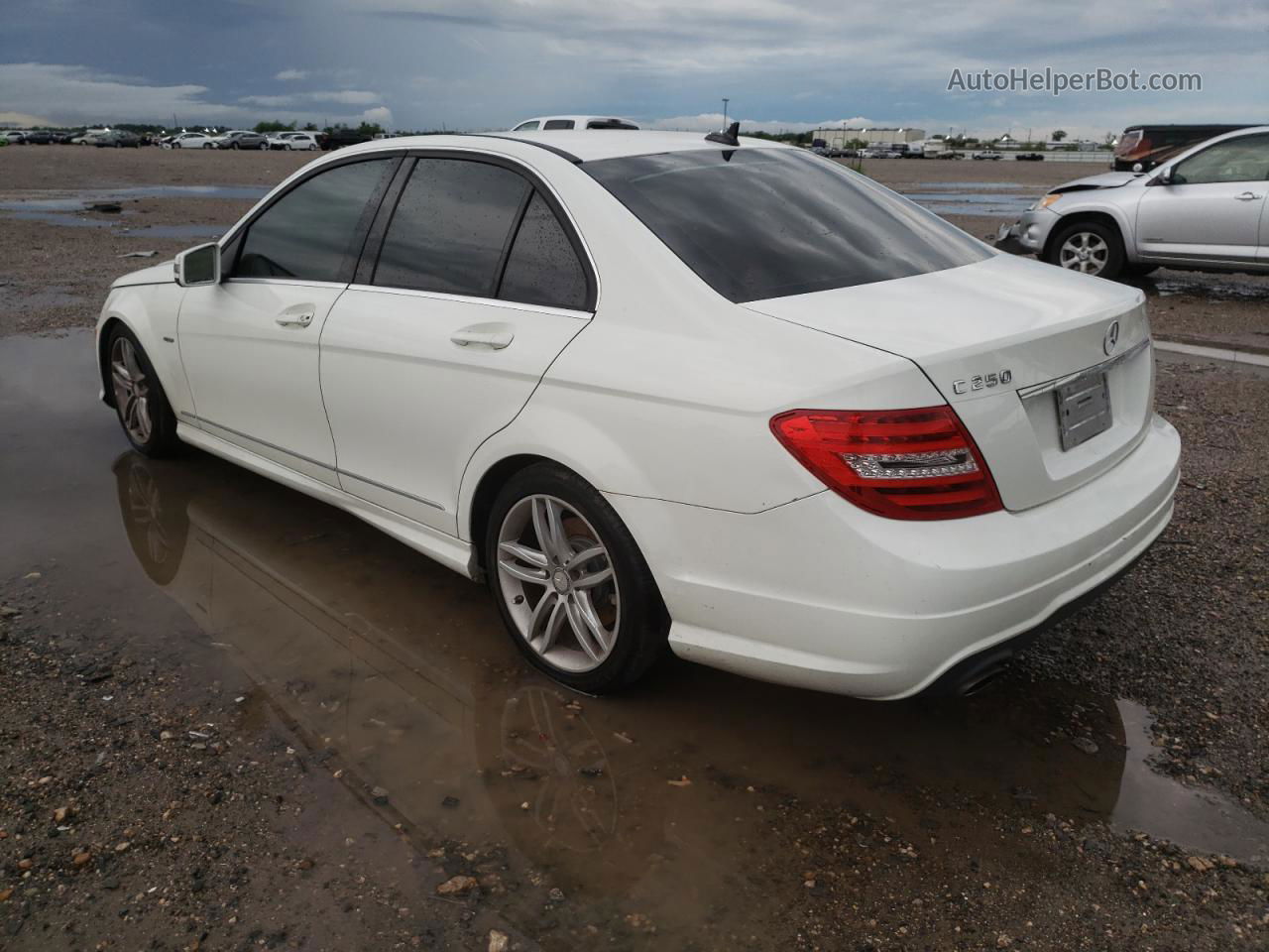 2012 Mercedes-benz C 250 White vin: WDDGF4HB7CA616292