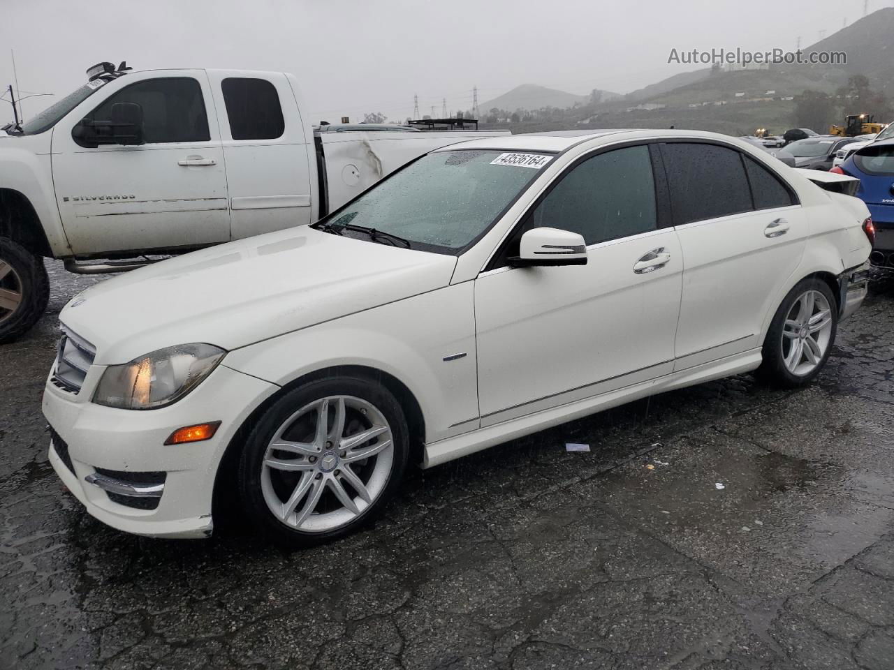 2012 Mercedes-benz C 250 White vin: WDDGF4HB7CA619578