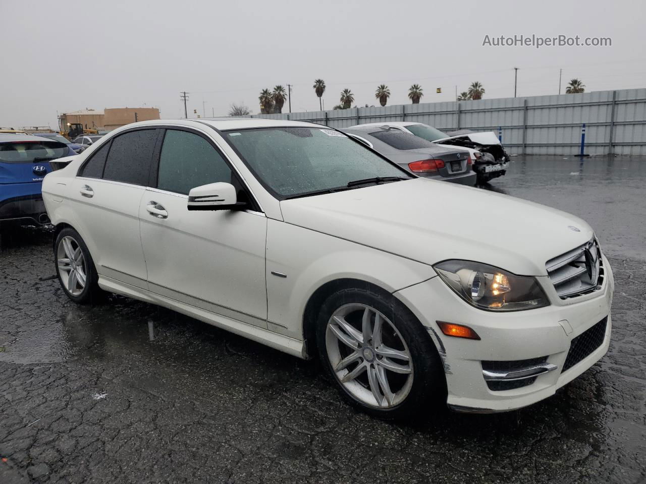 2012 Mercedes-benz C 250 White vin: WDDGF4HB7CA619578