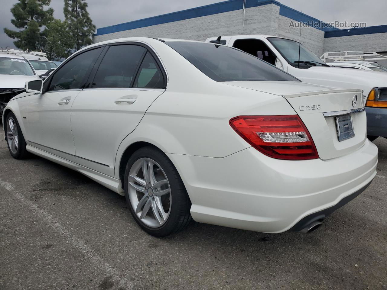 2012 Mercedes-benz C 250 White vin: WDDGF4HB8CA616589