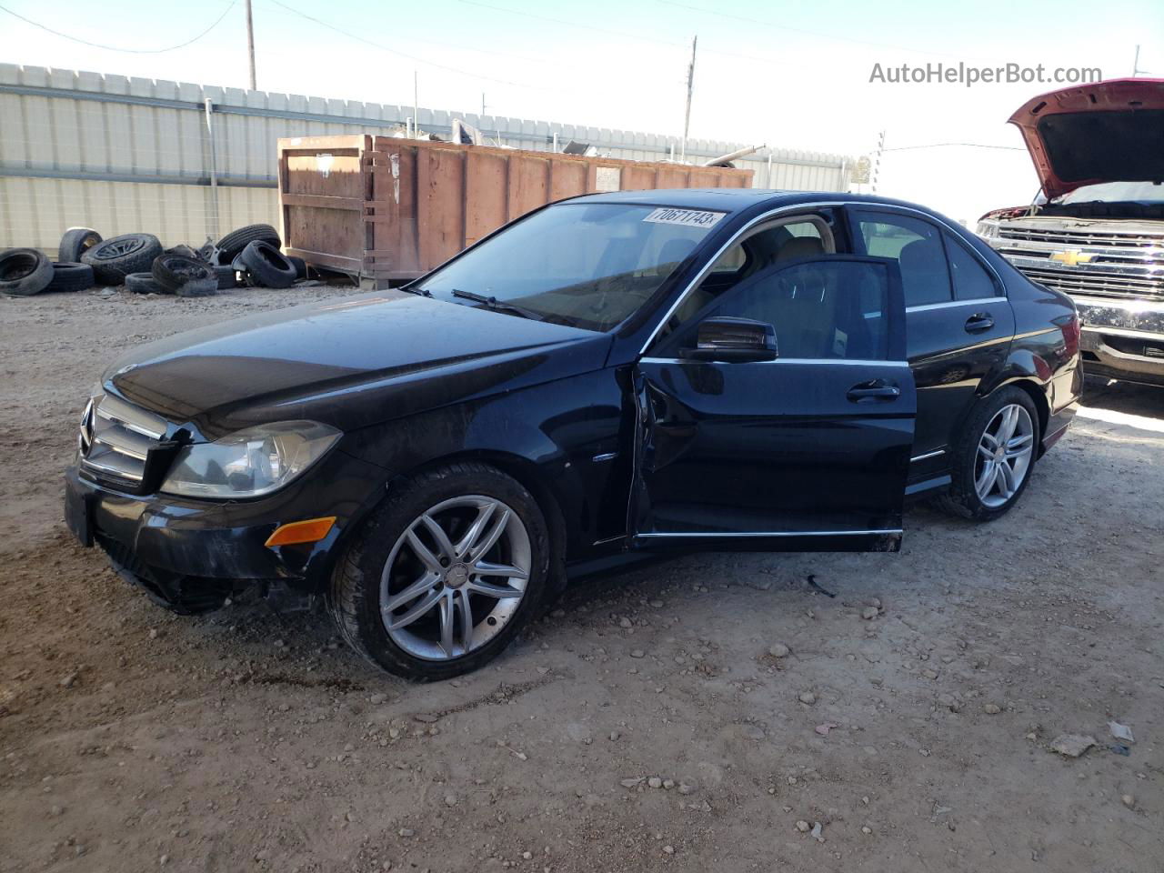 2012 Mercedes-benz C 250 Черный vin: WDDGF4HB8CR232622