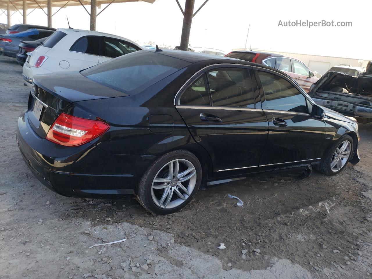 2012 Mercedes-benz C 250 Черный vin: WDDGF4HB8CR232622