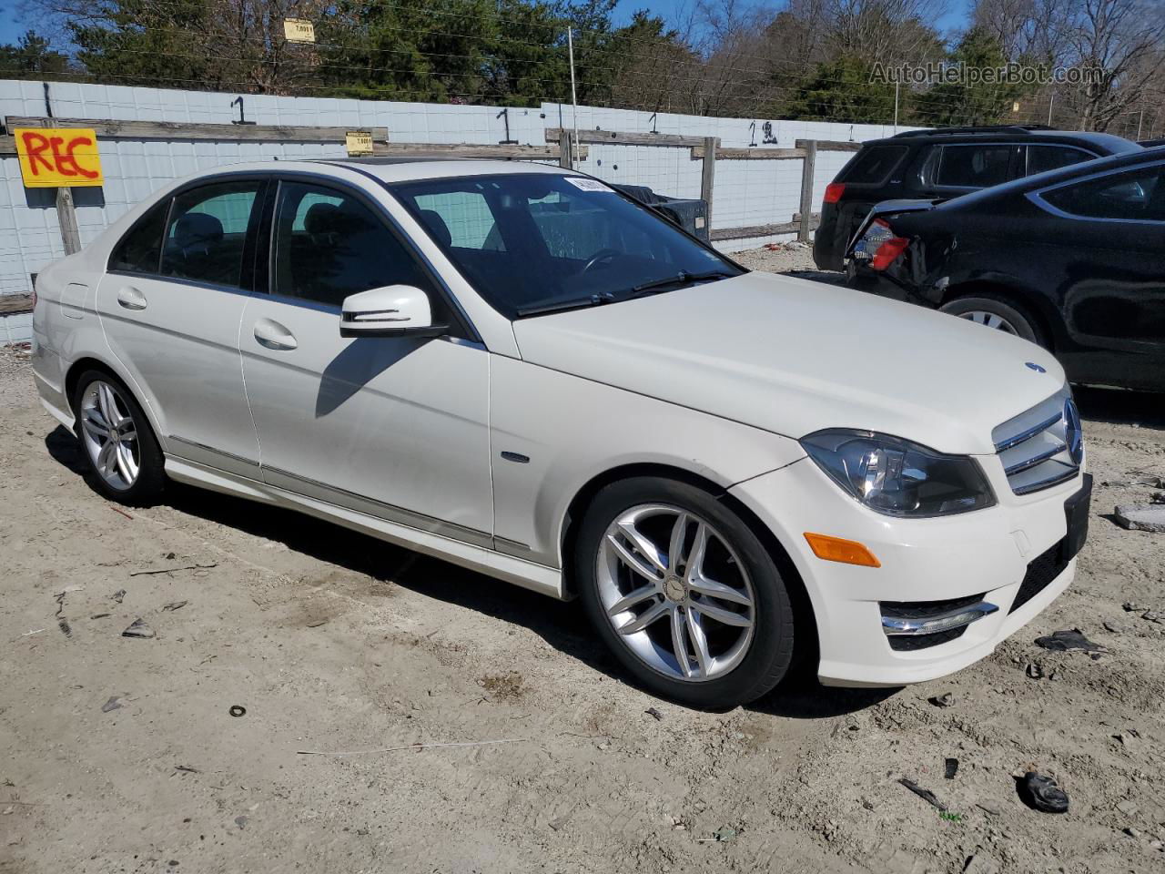 2012 Mercedes-benz C 250 White vin: WDDGF4HB9CR213402