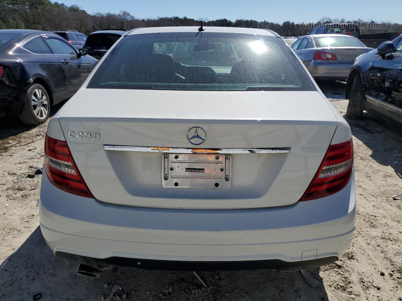 2012 Mercedes-benz C 250 White vin: WDDGF4HB9CR213402