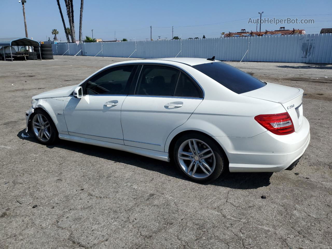 2012 Mercedes-benz C 250 White vin: WDDGF4HB9CR232581