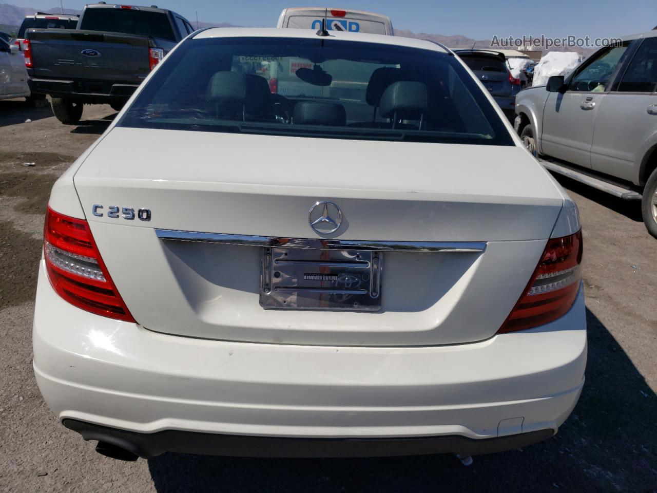 2012 Mercedes-benz C 250 White vin: WDDGF4HBXCA643583