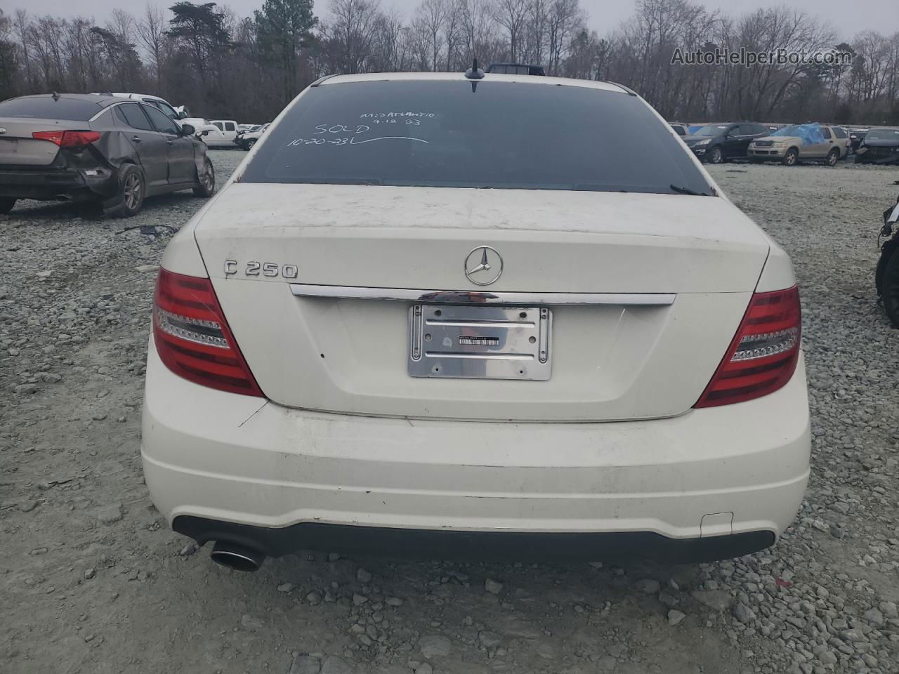 2012 Mercedes-benz C 250 White vin: WDDGF4HBXCR222934