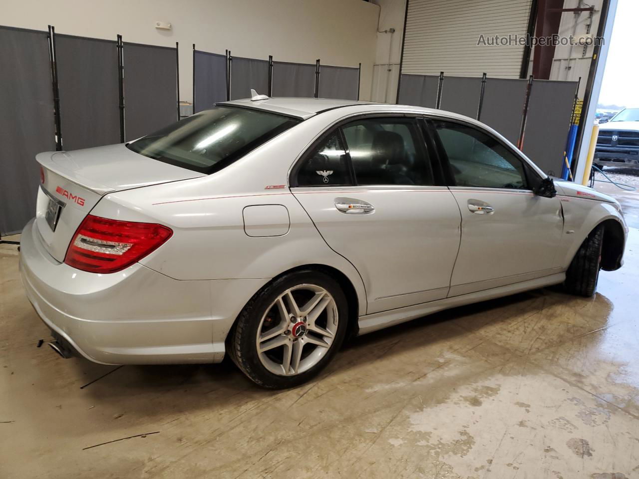 2012 Mercedes-benz C 350 Silver vin: WDDGF5HB5CR238898