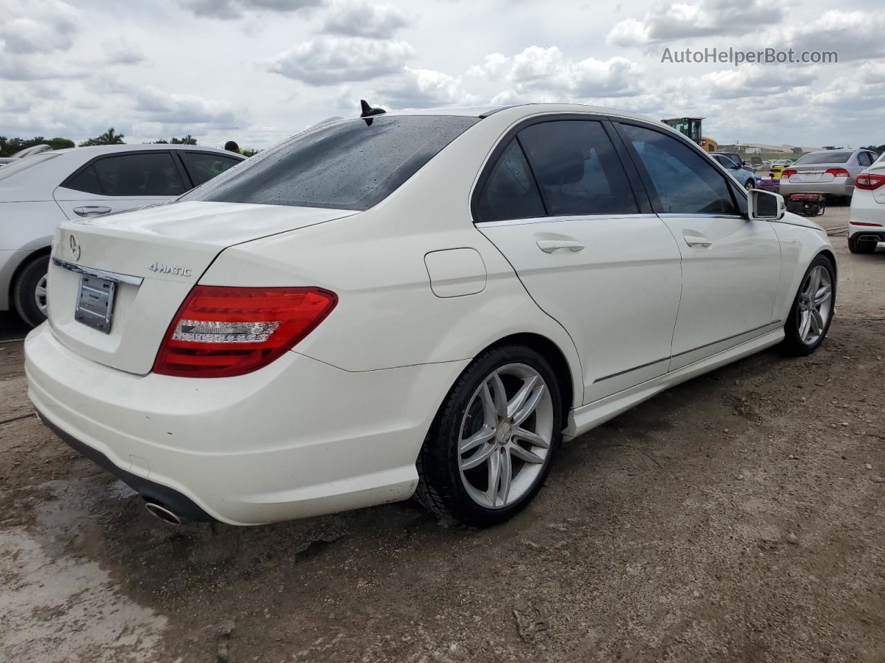 2012 Mercedes-benz C 300 4matic White vin: WDDGF8BB0CR213305