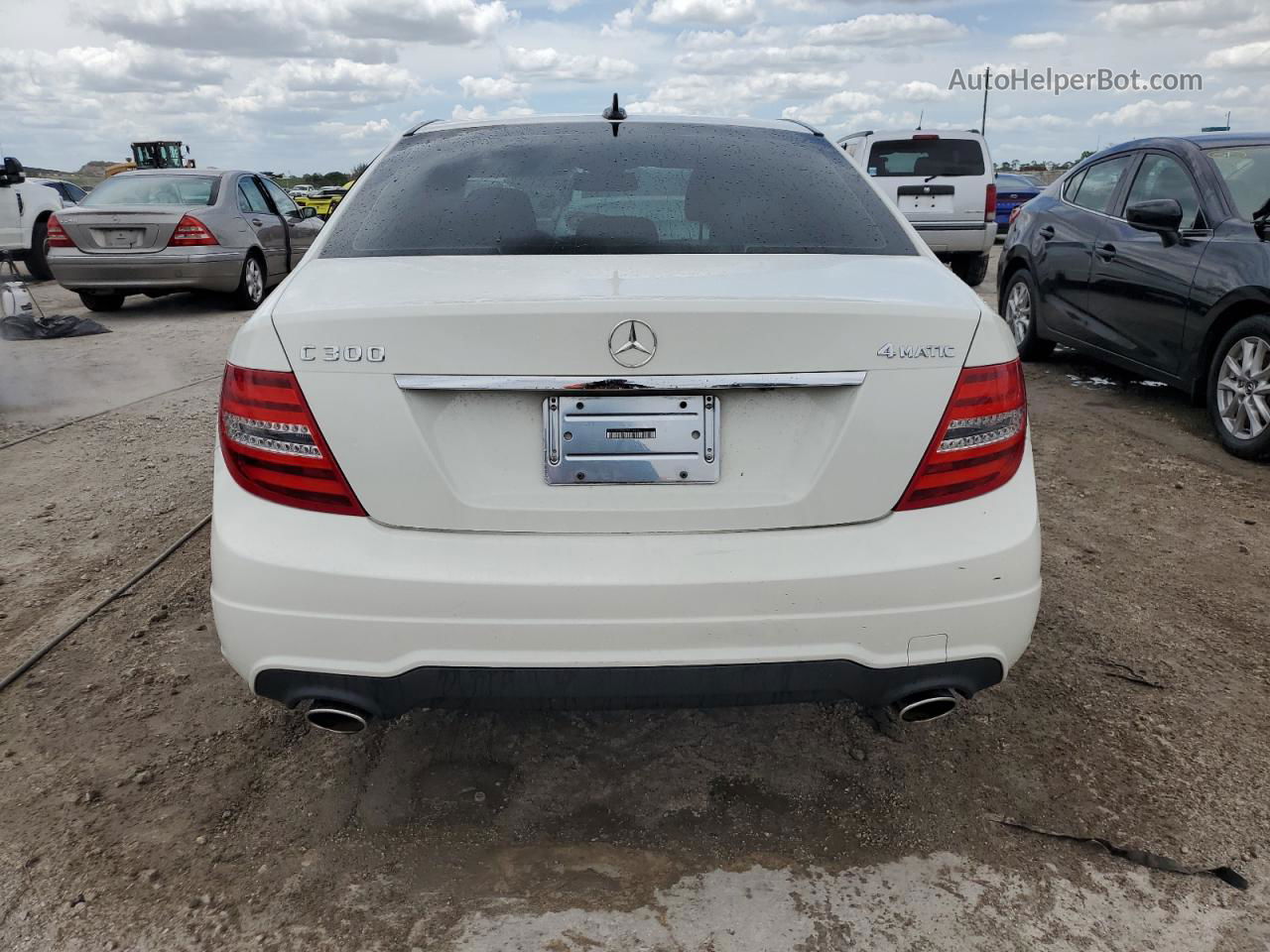 2012 Mercedes-benz C 300 4matic White vin: WDDGF8BB0CR213305