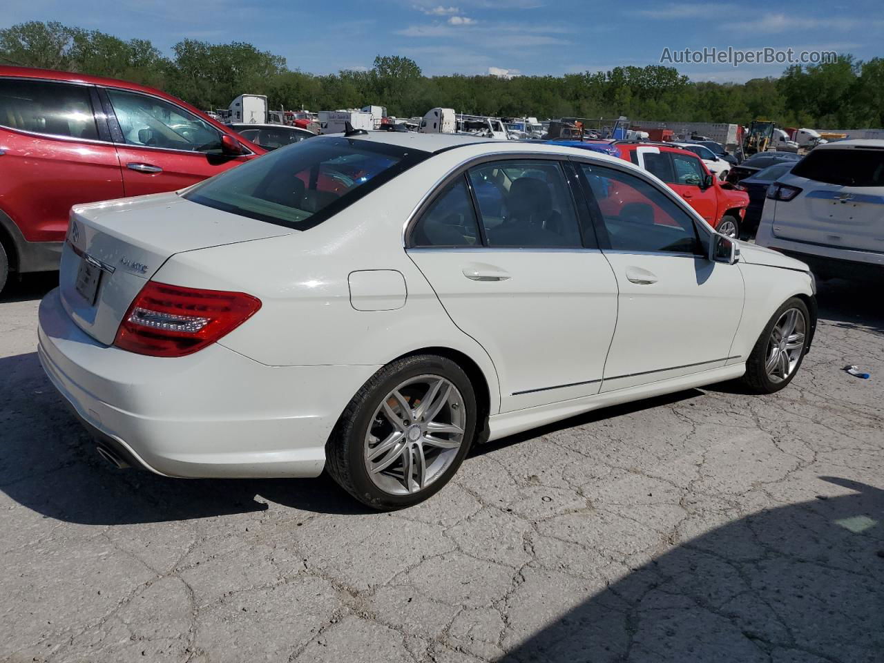 2012 Mercedes-benz C 300 4matic Белый vin: WDDGF8BB1CR225642