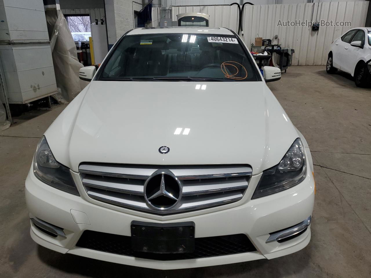 2012 Mercedes-benz C 300 4matic White vin: WDDGF8BB1CR229092